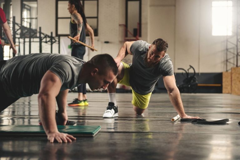 ¿Por qué invertir en un entrenador personal y nutricionista mejora tu calidad de vida? entrenador personal importancia